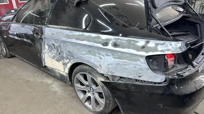 BMW до покраски — кузов в шпатлёвке