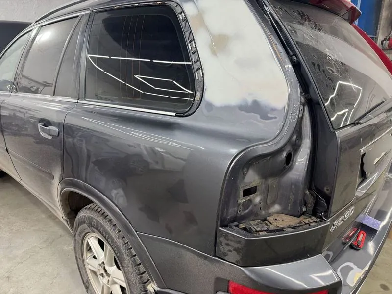 Volvo XC90 до ремонта — повреждена задняя часть